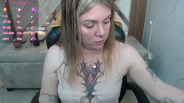 Snapshot of Paula_b_ chatting on 13, 6, 2026 Paula b online show from 13, 6, 2026