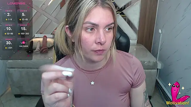Snapshot of Paula_b_ chatting on 17, 6, 2026 Paula b online show from 17, 6, 2026