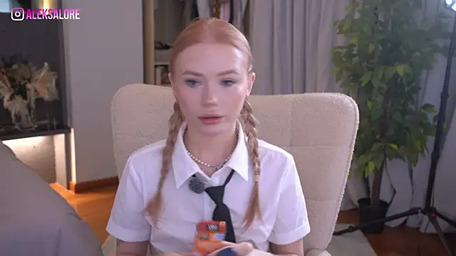 LexieLoree online show from 25, 5, 2026