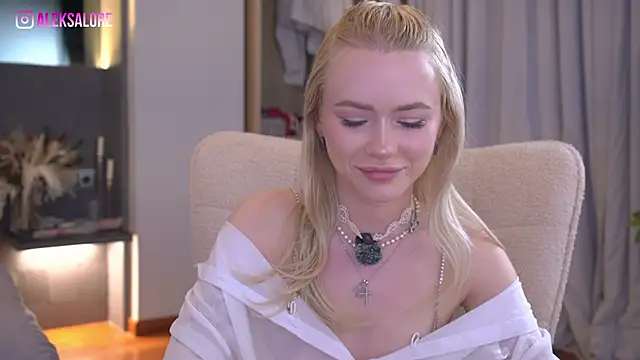 LexieLoree online show from 18, 4, 2026