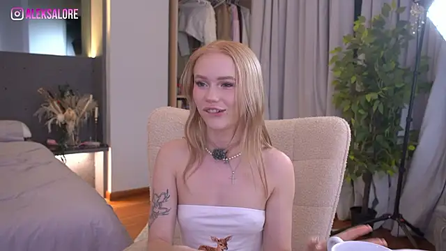 LexieLoree online show from 22, 5, 2026