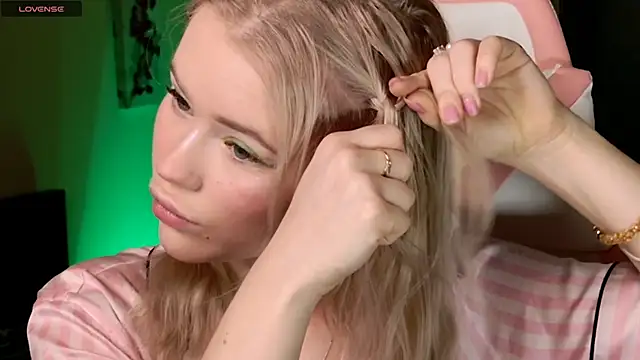 LexieLoree online show from 6, 3, 2025