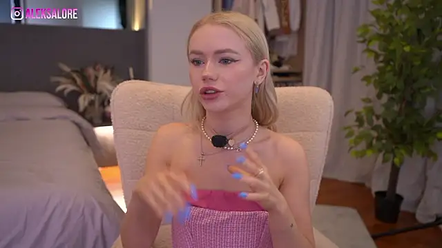 LexieLoree online show from 29, 3, 2026