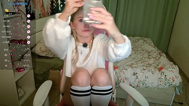 LexieLoree online show from 4, 10, 2025