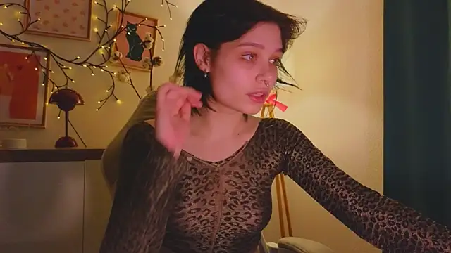 Snapshot of ari_rari chatting on 2, 2, 2025 ari rari online show from 2, 2, 2025