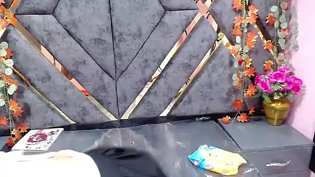 CooperEmma  online show from 4, 3, 2025