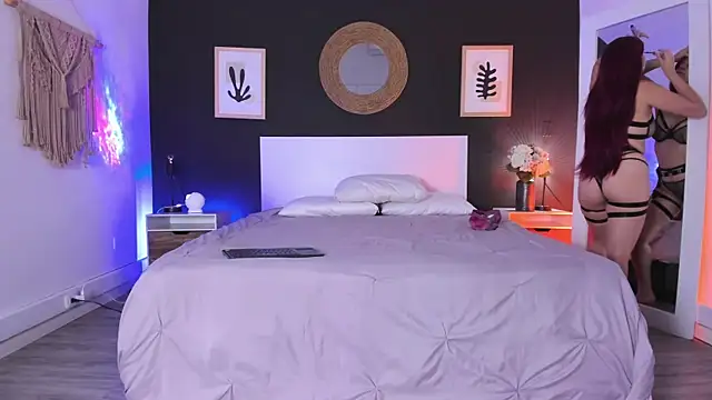 VioletPaket online show from 24, 9, 2025