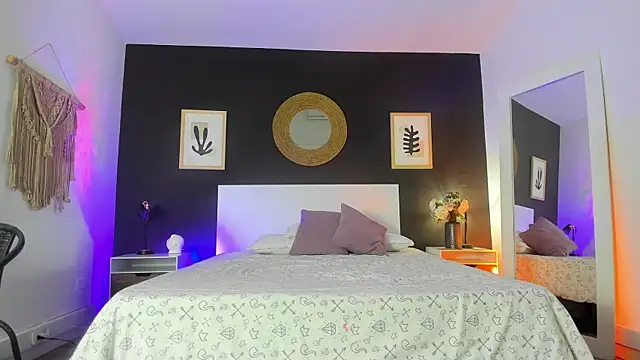 VioletPaket online show from 14, 11, 2025