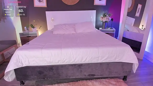 VioletPaket online show from 5, 6, 2026