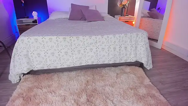 VioletPaket online show from 17, 11, 2025