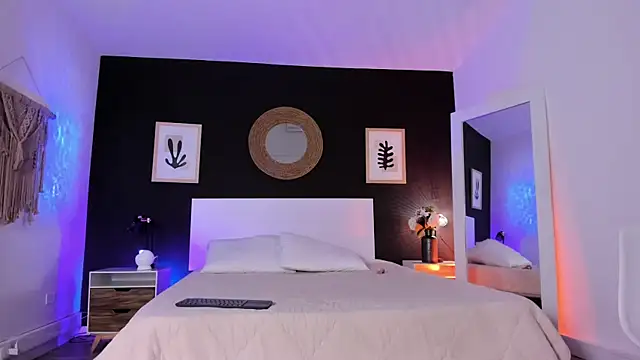 VioletPaket online show from 7, 10, 2025