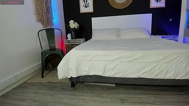 VioletPaket online show from 14, 2, 2026