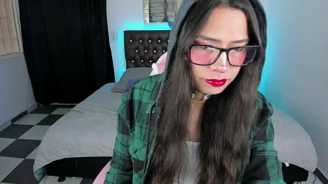 paula kawaiifu  online show from 7, 3, 2025