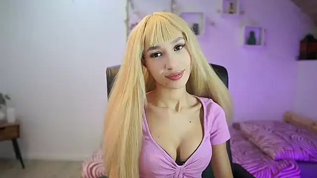 Snapshot of Amai__Liu chatting on 8, 11, 2025 Amai Liu online show from 8, 11, 2025