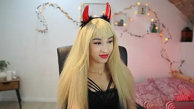 Snapshot of Amai__Liu chatting on 31, 10, 2025 Amai Liu online show from 31, 10, 2025