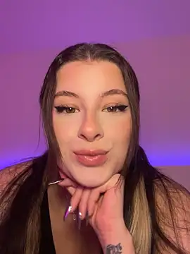 Snapshot of Mia-Minou chatting on 21, 11, 2025 Mia-Minou online show from 21, 11, 2025