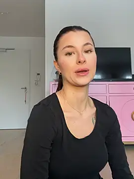 Mia-Minou online show from 10, 2, 2026