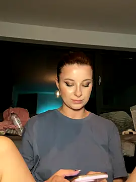 Snapshot of Mia-Minou chatting on 8, 9, 2025 Mia-Minou online show from 8, 9, 2025