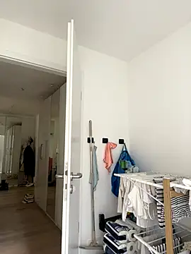 Snapshot of Mia-Minou chatting on 9, 10, 2025 Mia-Minou online show from 9, 10, 2025