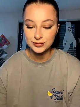 Snapshot of Mia-Minou chatting on 11, 10, 2025 Mia-Minou online show from 11, 10, 2025