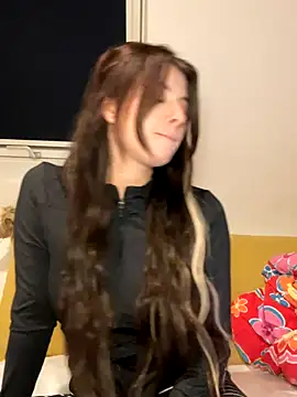 Snapshot of Mia-Minou chatting on 2, 11, 2025 Mia-Minou online show from 2, 11, 2025