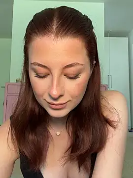 Mia-Minou online show from 31, 5, 2026