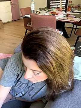 Snapshot of Mia-Minou chatting on 11, 9, 2025 Mia-Minou online show from 11, 9, 2025