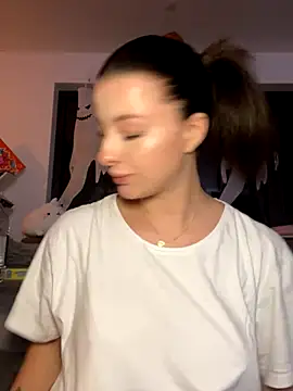 Snapshot of Mia-Minou chatting on 14, 10, 2025 Mia-Minou online show from 14, 10, 2025