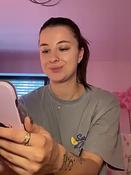 Snapshot of Mia-Minou chatting on 14, 9, 2025 Mia-Minou online show from 14, 9, 2025