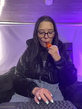 Snapshot of Isabella_21x chatting on 8, 7, 2026 Isabella 21x online show from 8, 7, 2026