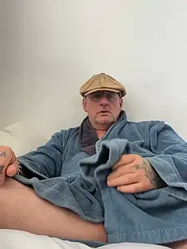 Snapshot of oldenglishguy chatting on 18, 7, 2026 oldenglishguy online show from 18, 7, 2026