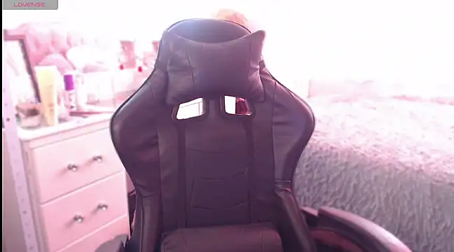 Snapshot of Beamber_ chatting on 16, 3, 2025 Beamber online show from 16, 3, 2025