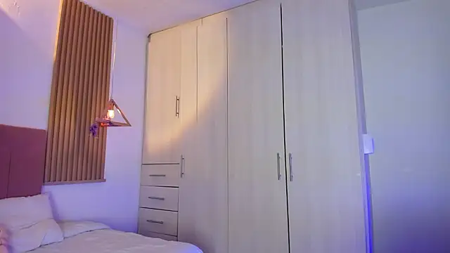 mia nevaeh online show from 21, 3, 2026