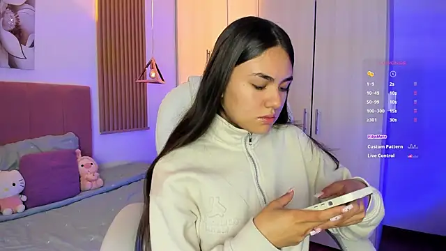 mia nevaeh online show from 24, 10, 2025