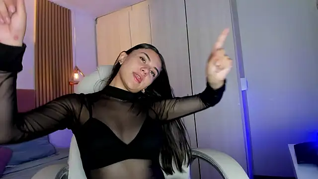 mia nevaeh online show from 24, 6, 2026