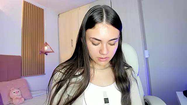mia nevaeh online show from 26, 5, 2026