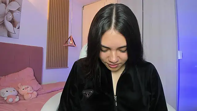 mia nevaeh online show from 21, 10, 2025