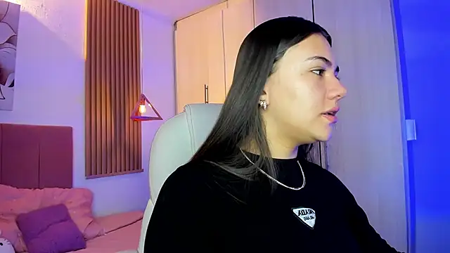 mia nevaeh online show from 15, 1, 2026