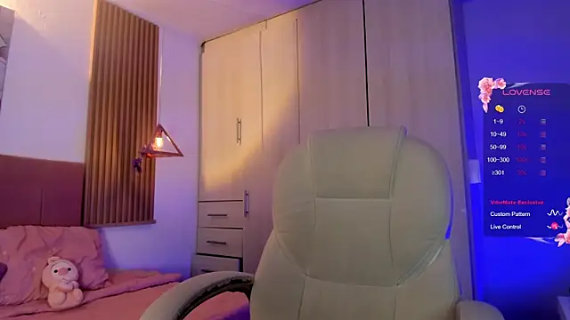 mia nevaeh online show from 11, 4, 2026