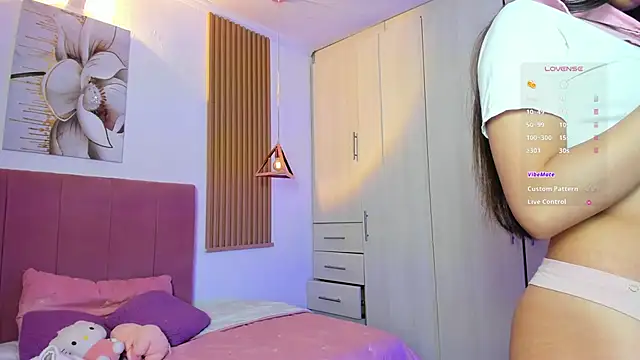 mia nevaeh online show from 26, 9, 2025