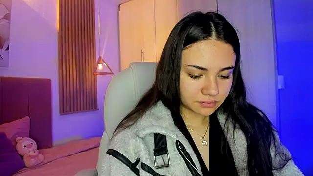 mia nevaeh online show from 5, 1, 2026