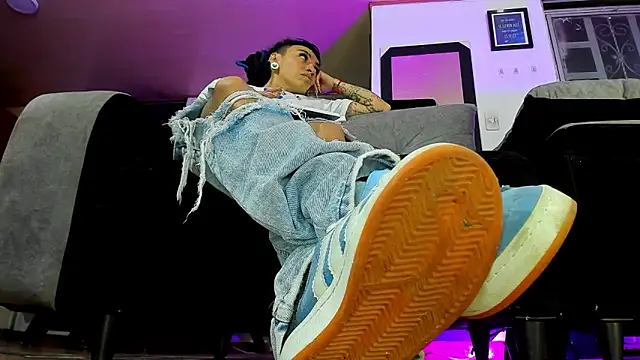 vivi-honey online show from 2, 10, 2025