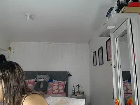 Corina hot online show from 24, 9, 2025