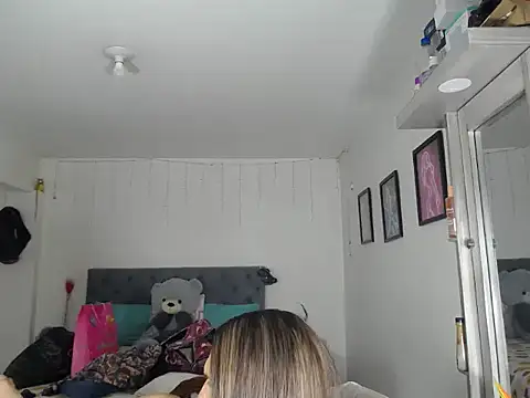 Corina hot online show from 11, 10, 2025