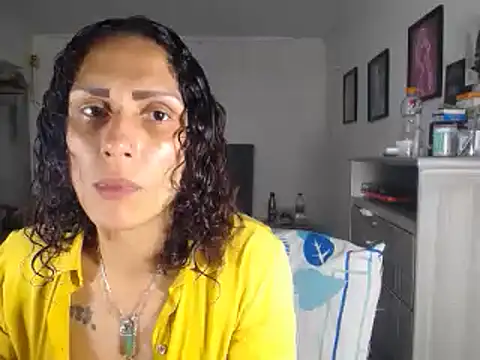 Corina hot online show from 8, 1, 2025