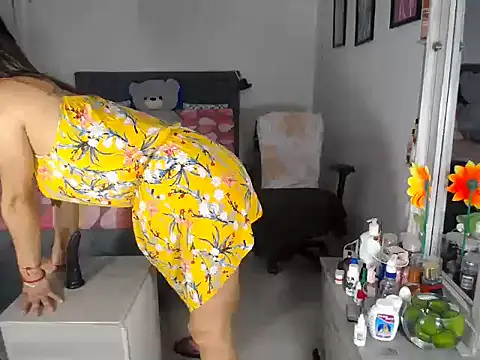 Corina hot online show from 1, 10, 2025