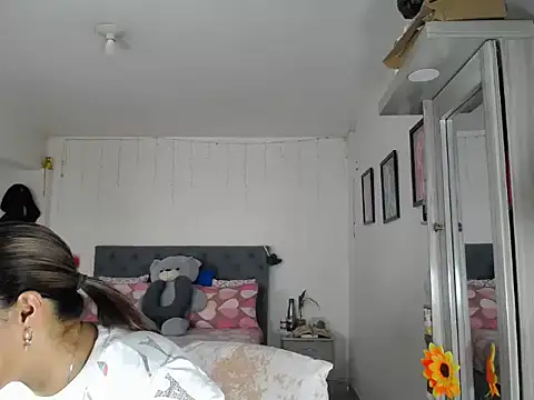 Corina hot online show from 22, 9, 2025