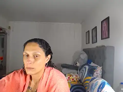 Corina hot online show from 6, 2, 2025