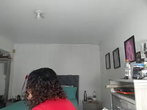 Corina hot online show from 3, 1, 2025