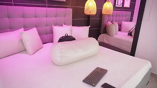 Bella TS  online show from 20, 3, 2025